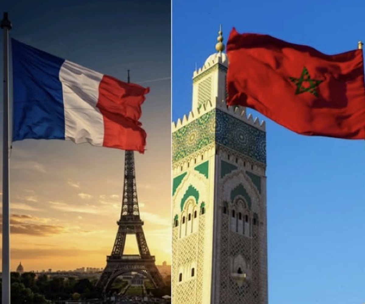 Drapeaux français et marocain, Tour Eiffel et mosquée Hassan II